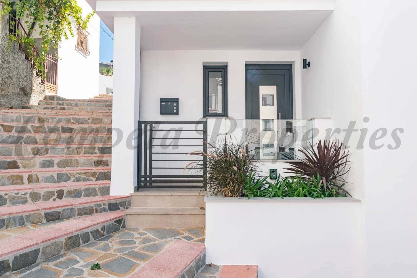 2 soverom Leilighet til leie i Competa med svømmebasseng garasje - € 800 (Ref: 10075939)