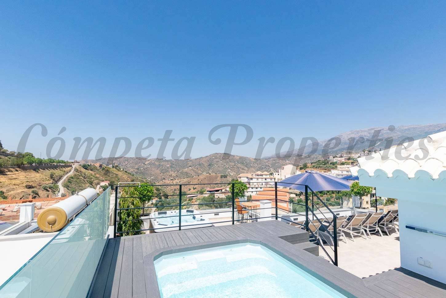 2 soverom Leilighet til leie i Competa med svømmebasseng garasje - € 800 (Ref: 10075939)