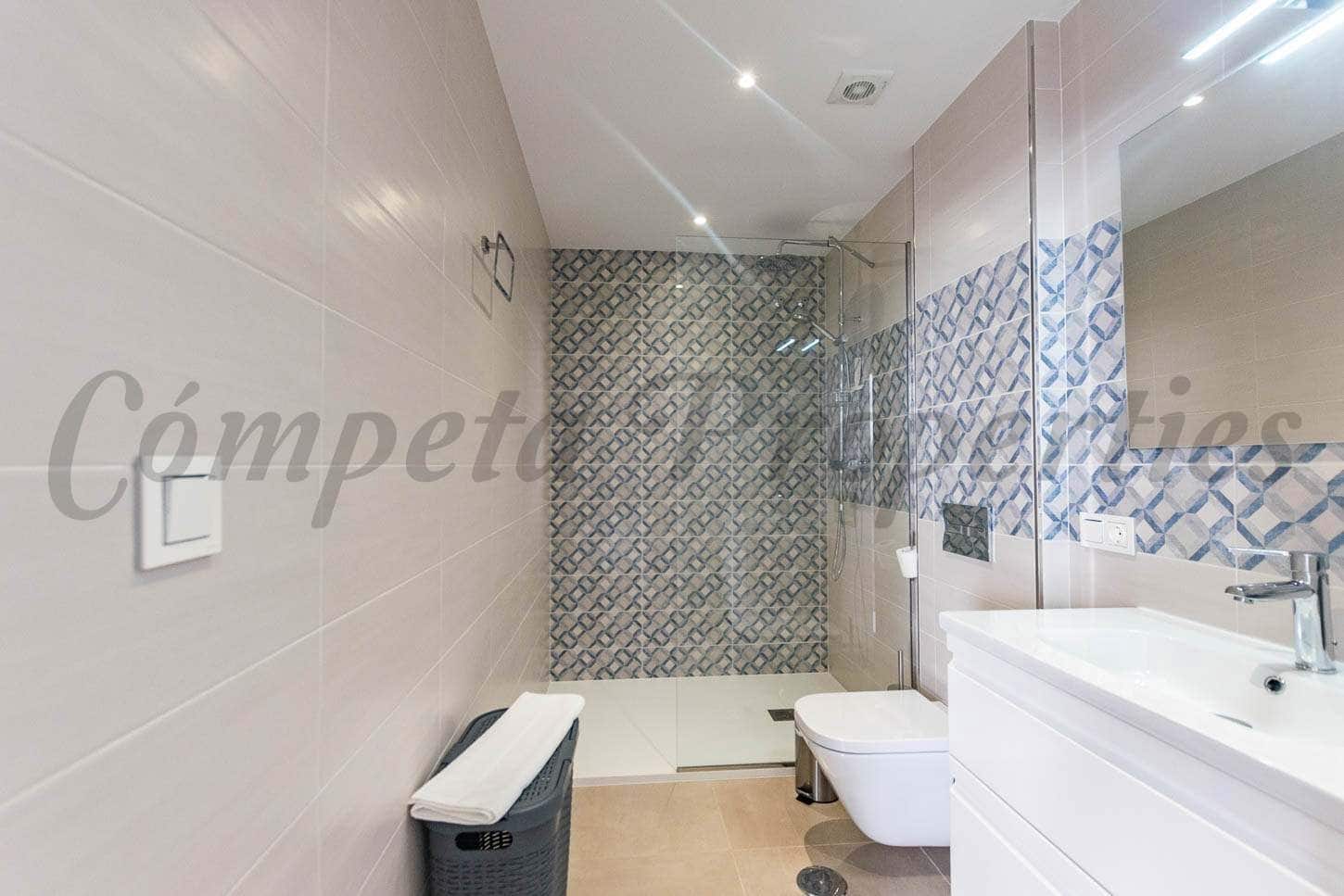 2 soverom Leilighet til leie i Competa med svømmebasseng garasje - € 800 (Ref: 10075939)