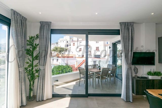 Appartement de 2 chambres à louer à Cómpeta avec piscine garage - 800 € (Ref: 10075939)