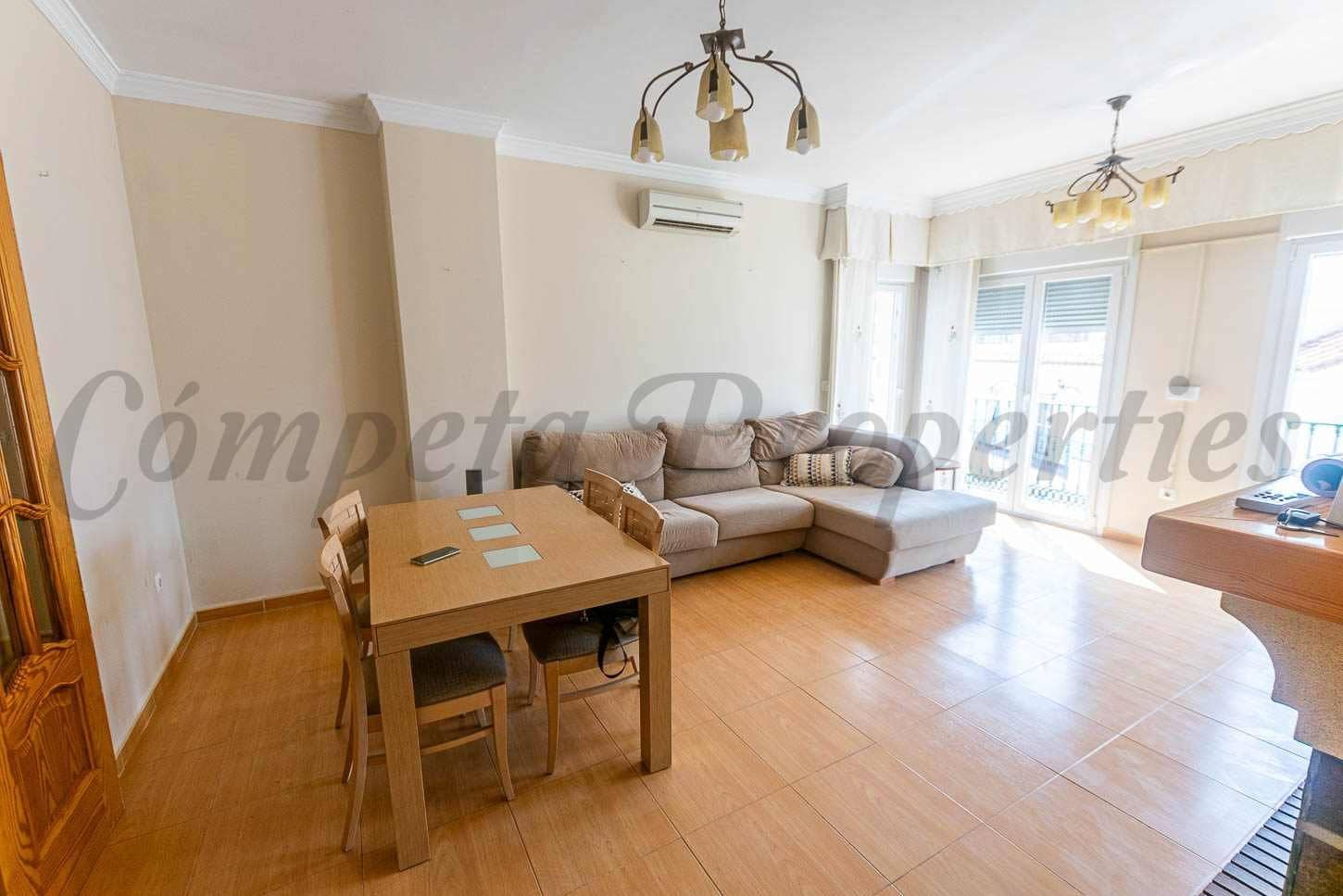 3 sovrum Lägenhet att hyra i Sayalonga - 1 000 € (Ref: 10075942)