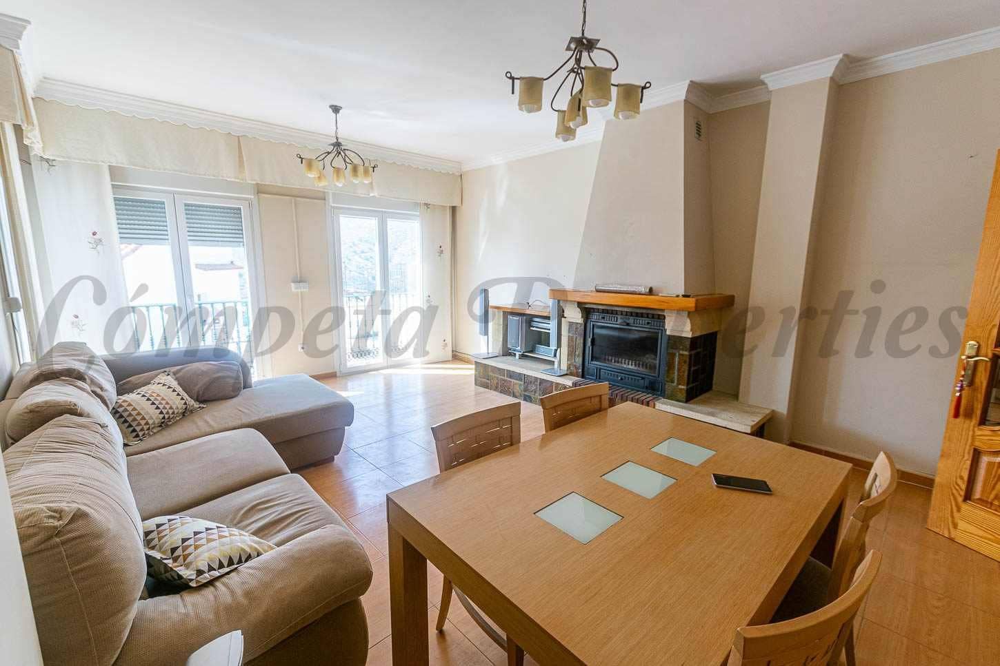 3 sovrum Lägenhet att hyra i Sayalonga - 1 000 € (Ref: 10075942)
