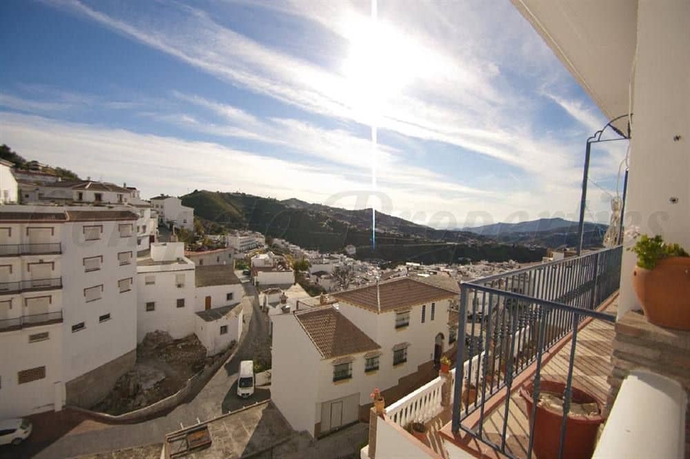 Apartamento de 3 habitaciones en Cómpeta en alquiler - 1.000 € (Ref: 10075943)