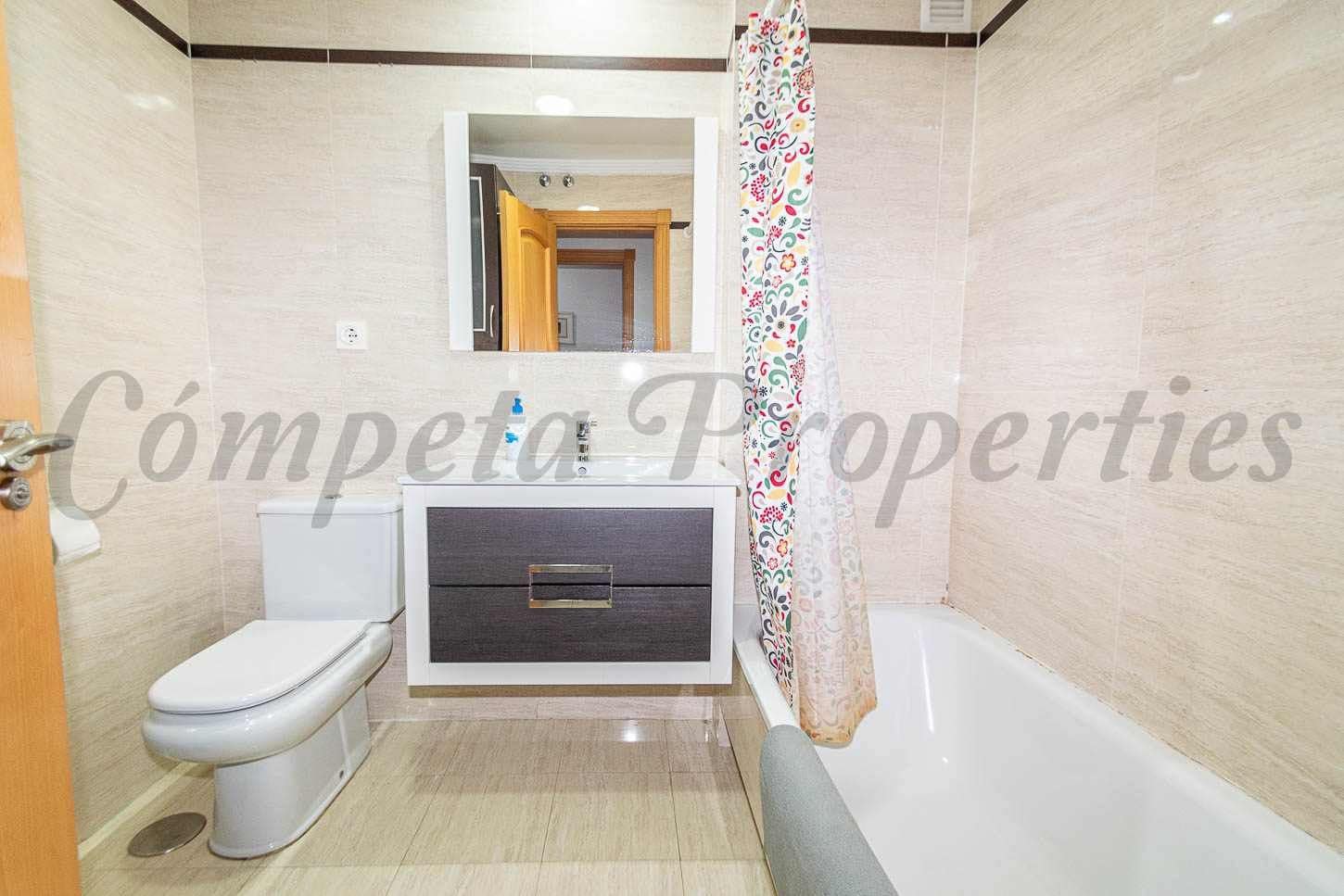 2 soveværelse Lejlighed til leje i Torrox-Costa med swimmingpool - € 800 (Ref: 10075945)