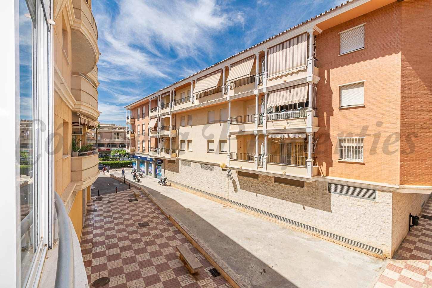2 soveværelse Lejlighed til leje i Torrox-Costa med swimmingpool - € 800 (Ref: 10075945)