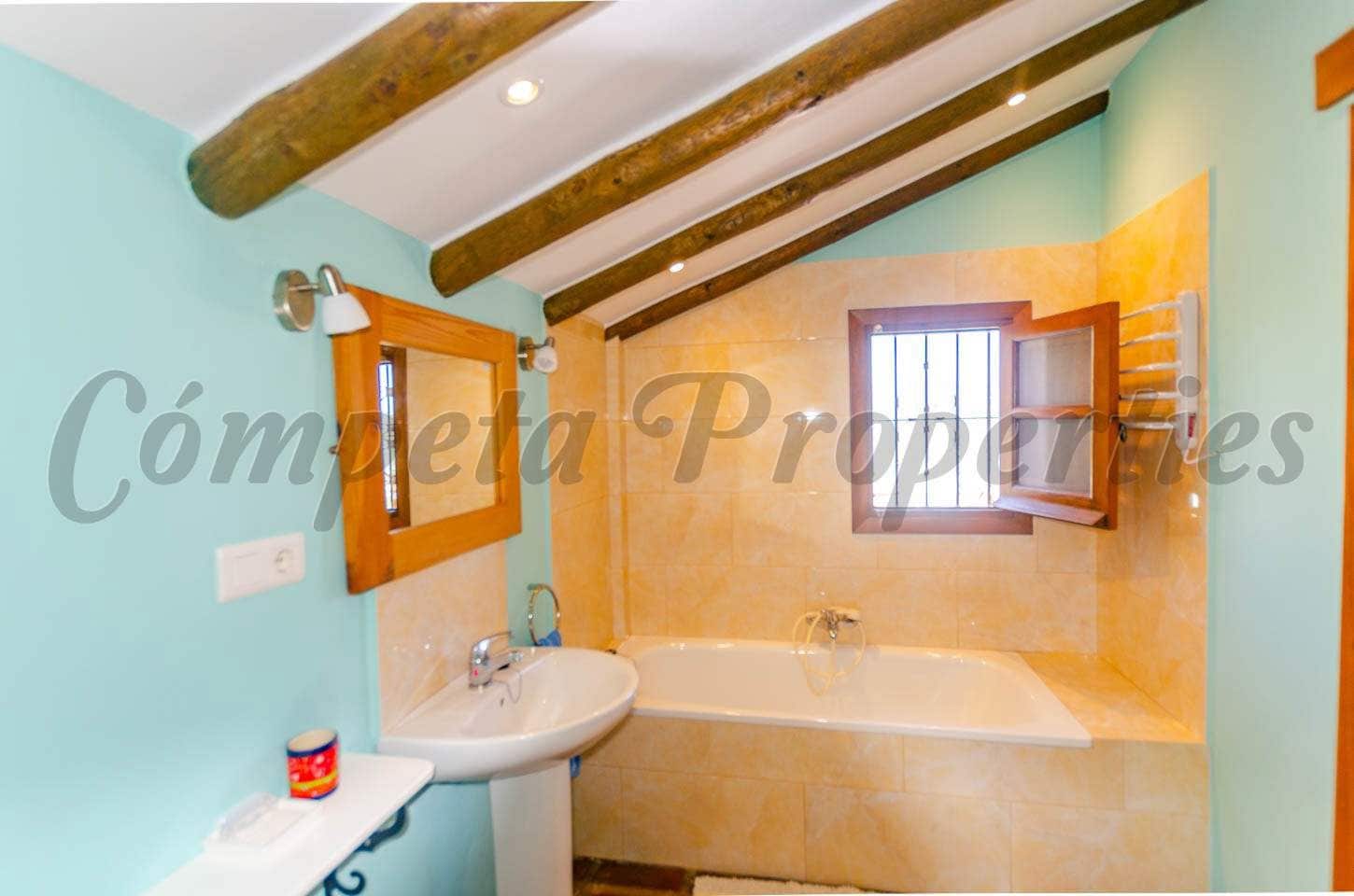 4 quarto Quinta/Casa Rural para arrendamento para férias em Competa com piscina - 2 030 € (Ref: 10075948)