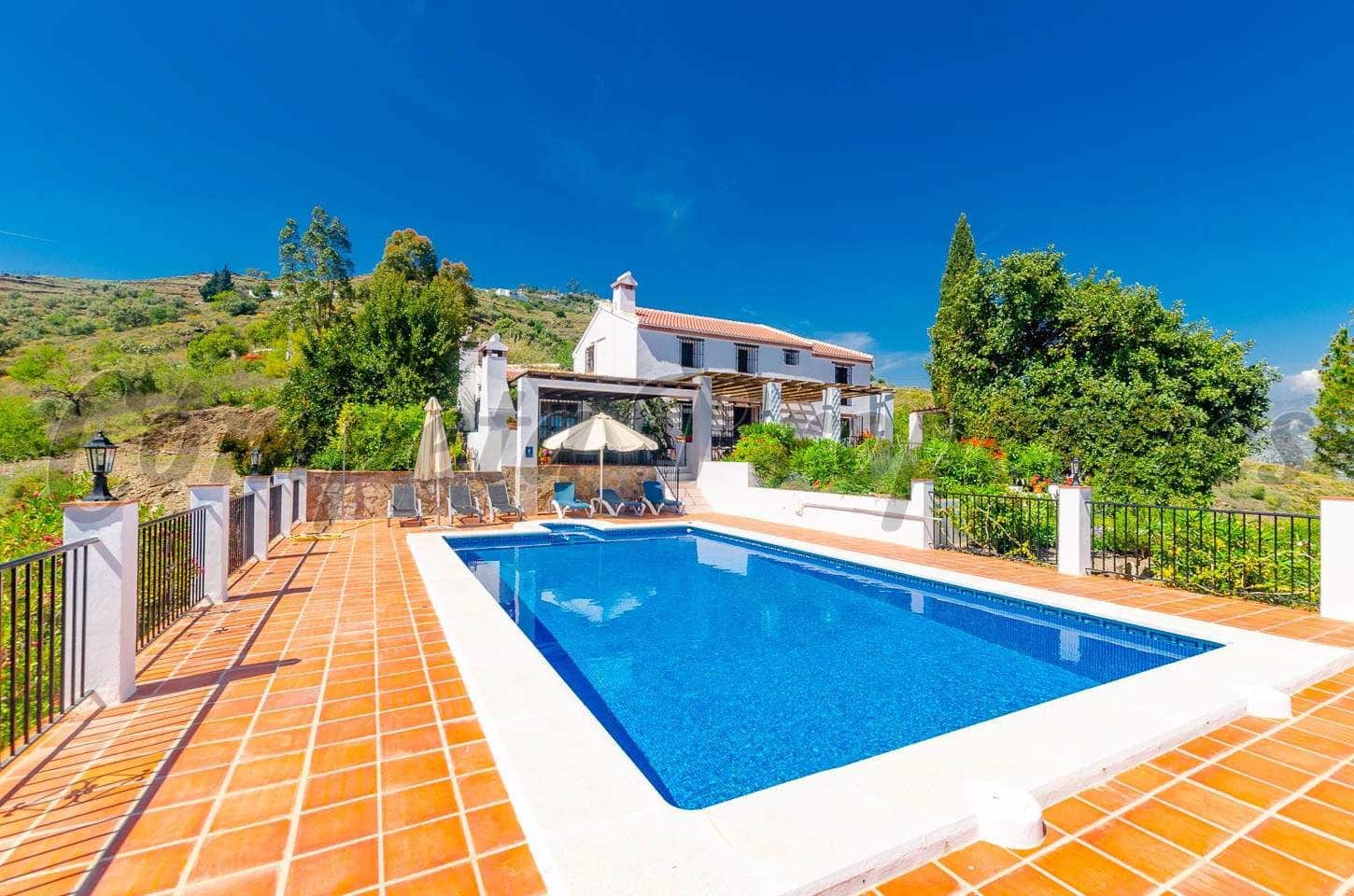 4 quarto Quinta/Casa Rural para arrendamento para férias em Competa com piscina - 2 030 € (Ref: 10075948)