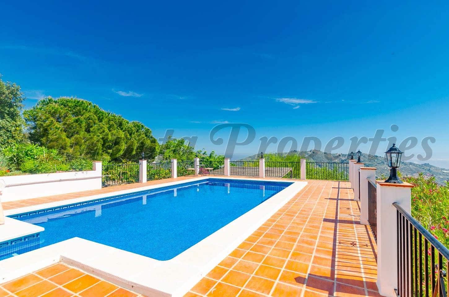 4 quarto Quinta/Casa Rural para arrendamento para férias em Competa com piscina - 2 030 € (Ref: 10075948)