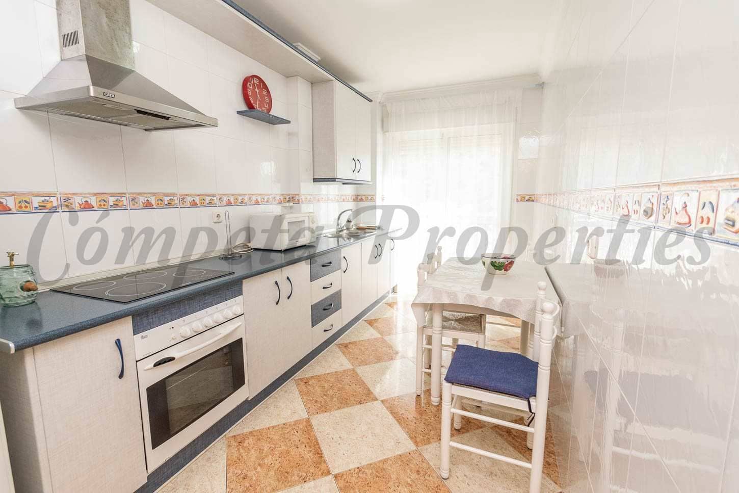 3 makuuhuone Huoneisto vuokrattavana paikassa Torrox - 850 € (Ref: 10075949)
