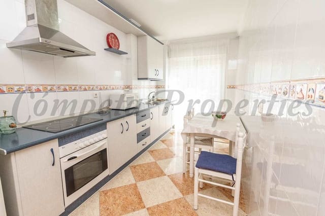 3 soverom Leilighet til leie i Torrox Pueblo, Torrox - € 850 (Ref: 10075949)