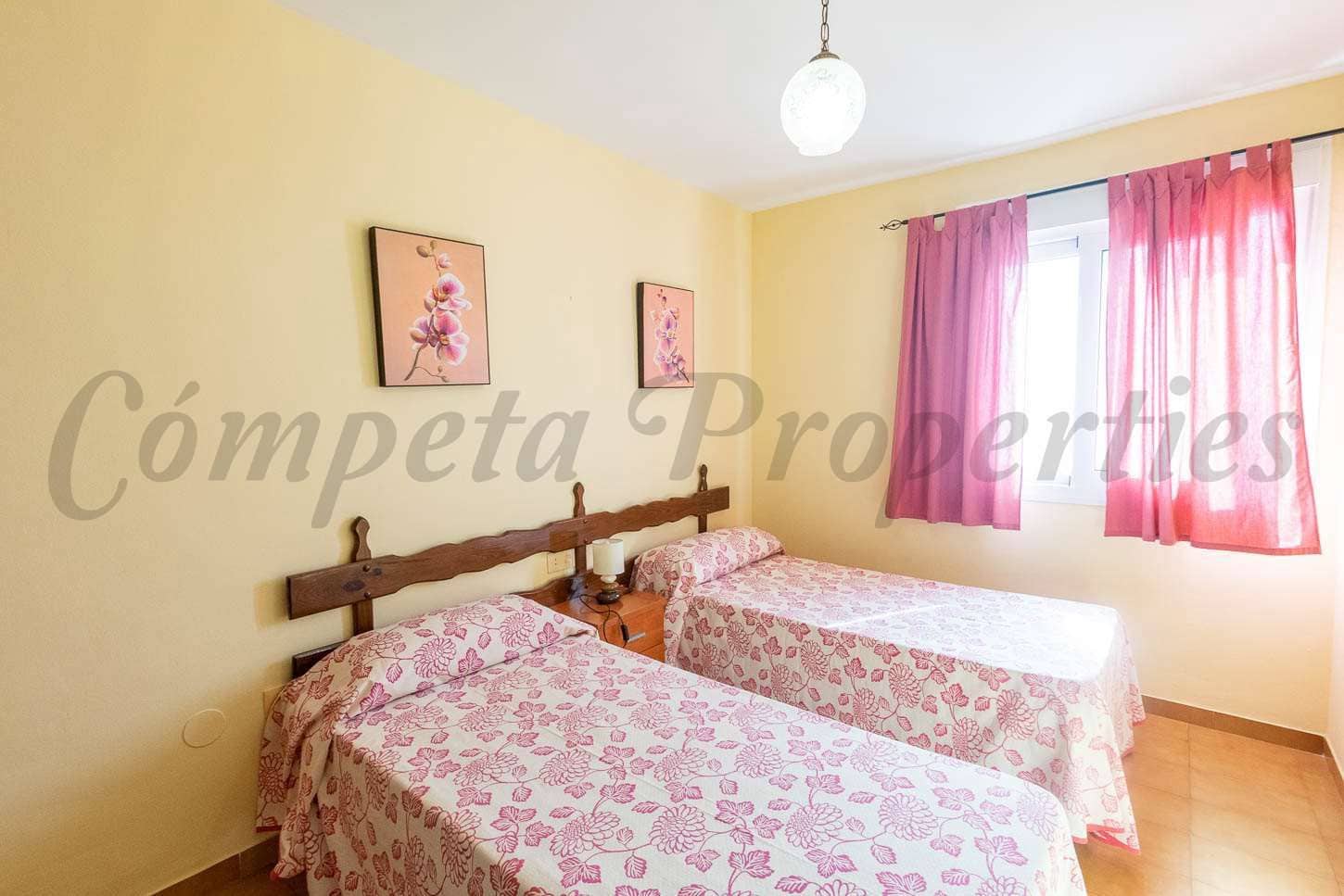 3 quarto Apartamento para arrendar em Torrox-Costa - 1 000 € (Ref: 10075950)