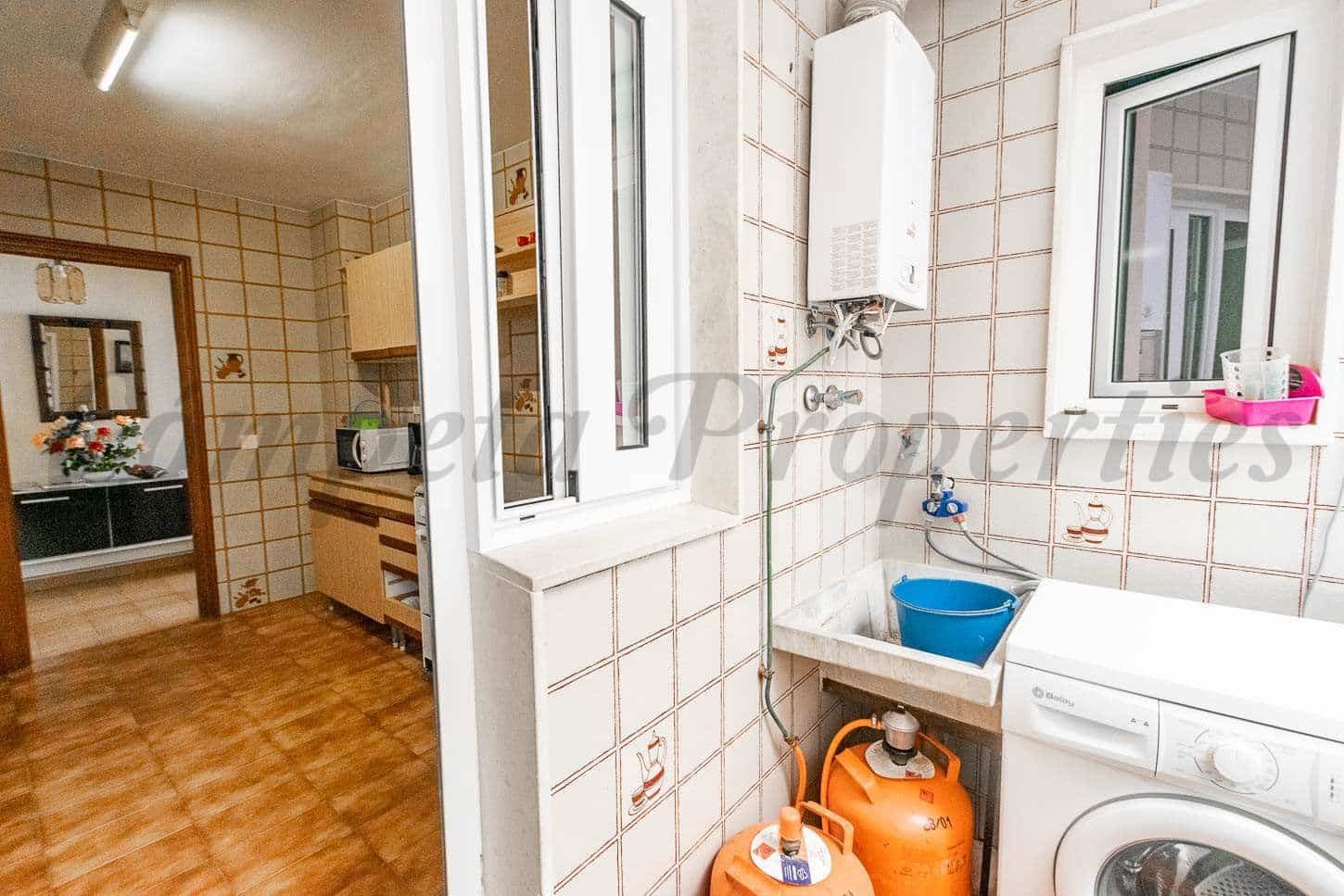3 quarto Apartamento para arrendar em Torrox-Costa - 1 000 € (Ref: 10075950)
