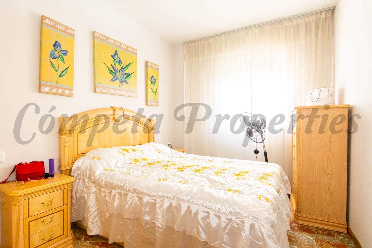 3 soveværelse Lejlighed til leje i Torrox-Costa - € 840 (Ref: 10075953)
