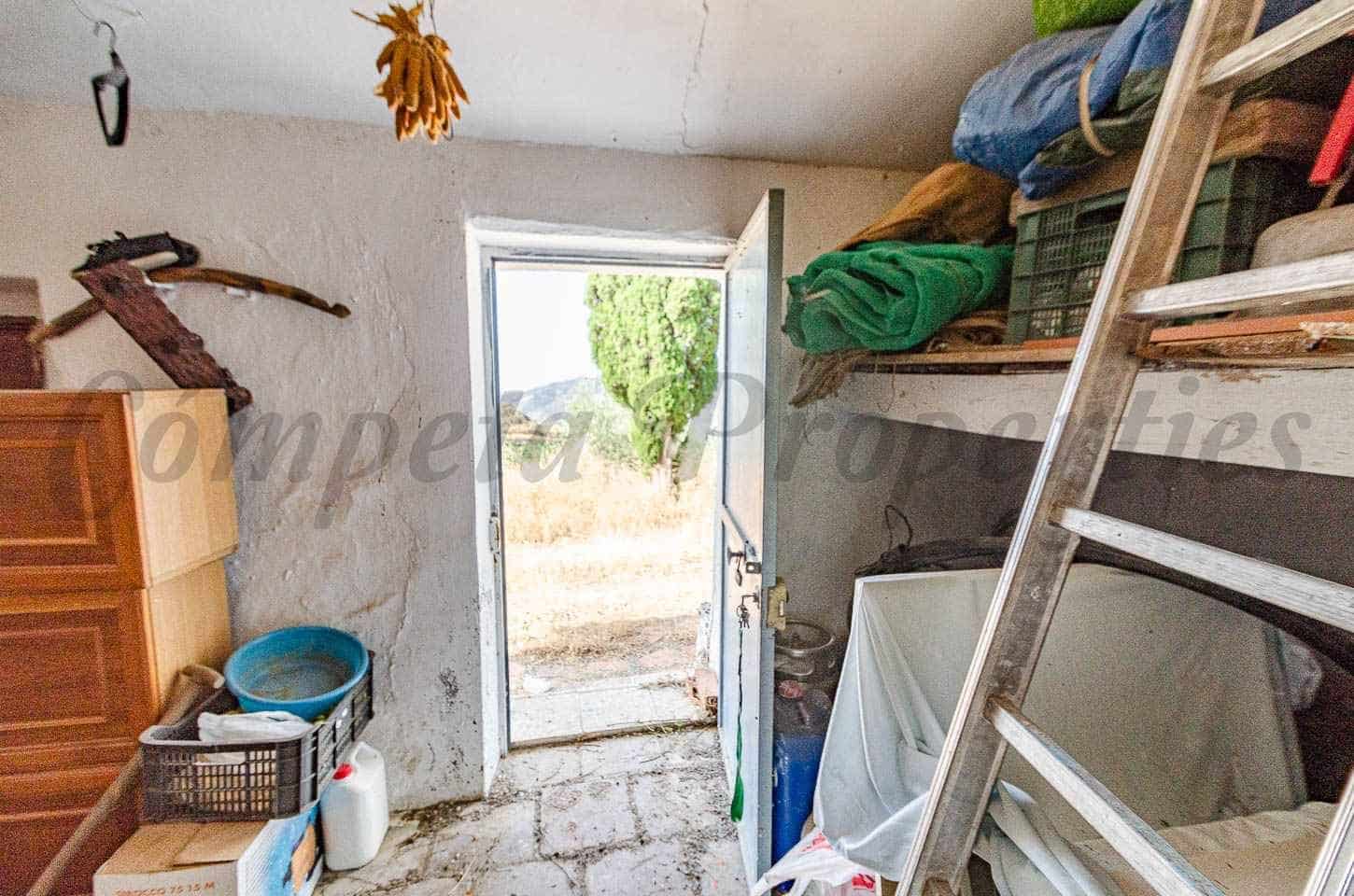 Finca/Herregård til salgs i Sedella - € 55 500 (Ref: 10075955)