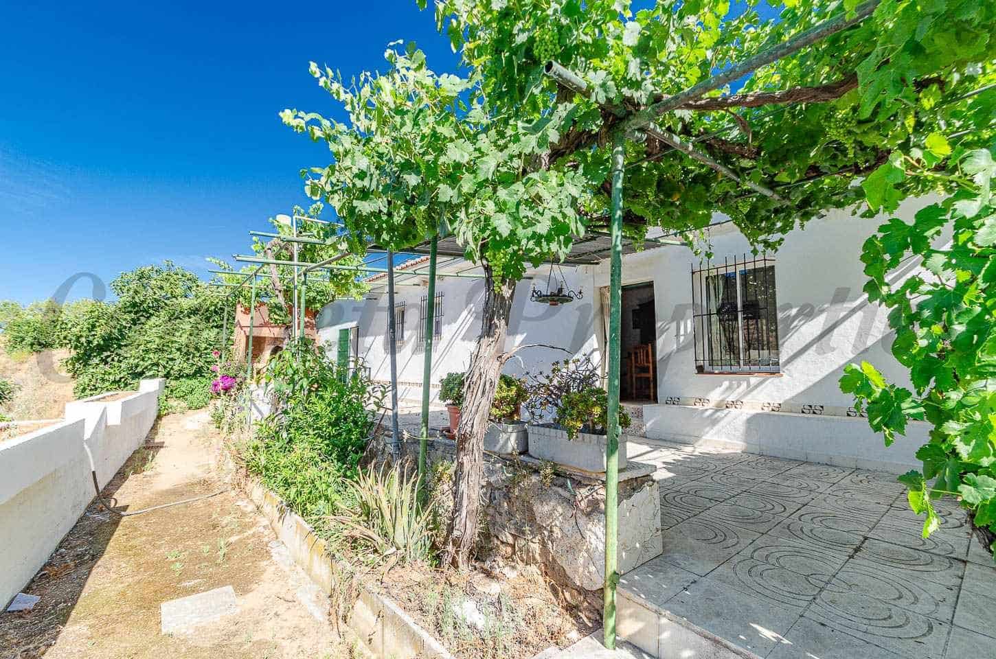 3 sypialnia Finka/Dom wiejski na sprzedaż w Sedella z garażem - 355 000 € (Ref: 10075956)