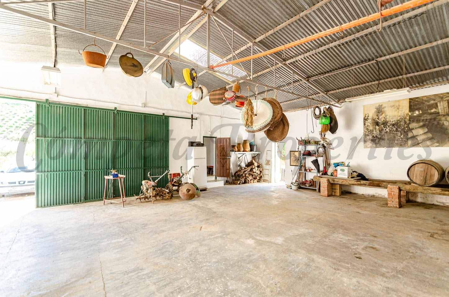 3 sypialnia Finka/Dom wiejski na sprzedaż w Sedella z garażem - 355 000 € (Ref: 10075956)
