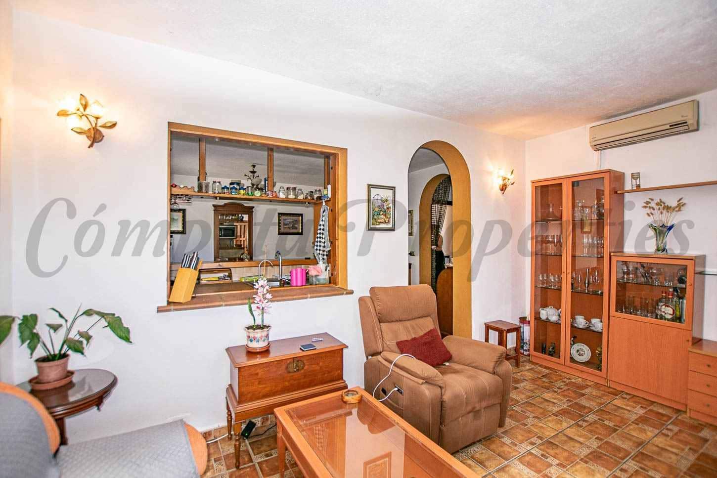 3 sypialnia Finka/Dom wiejski na sprzedaż w Sayalonga z basenem garażem - 365 000 € (Ref: 10075959)