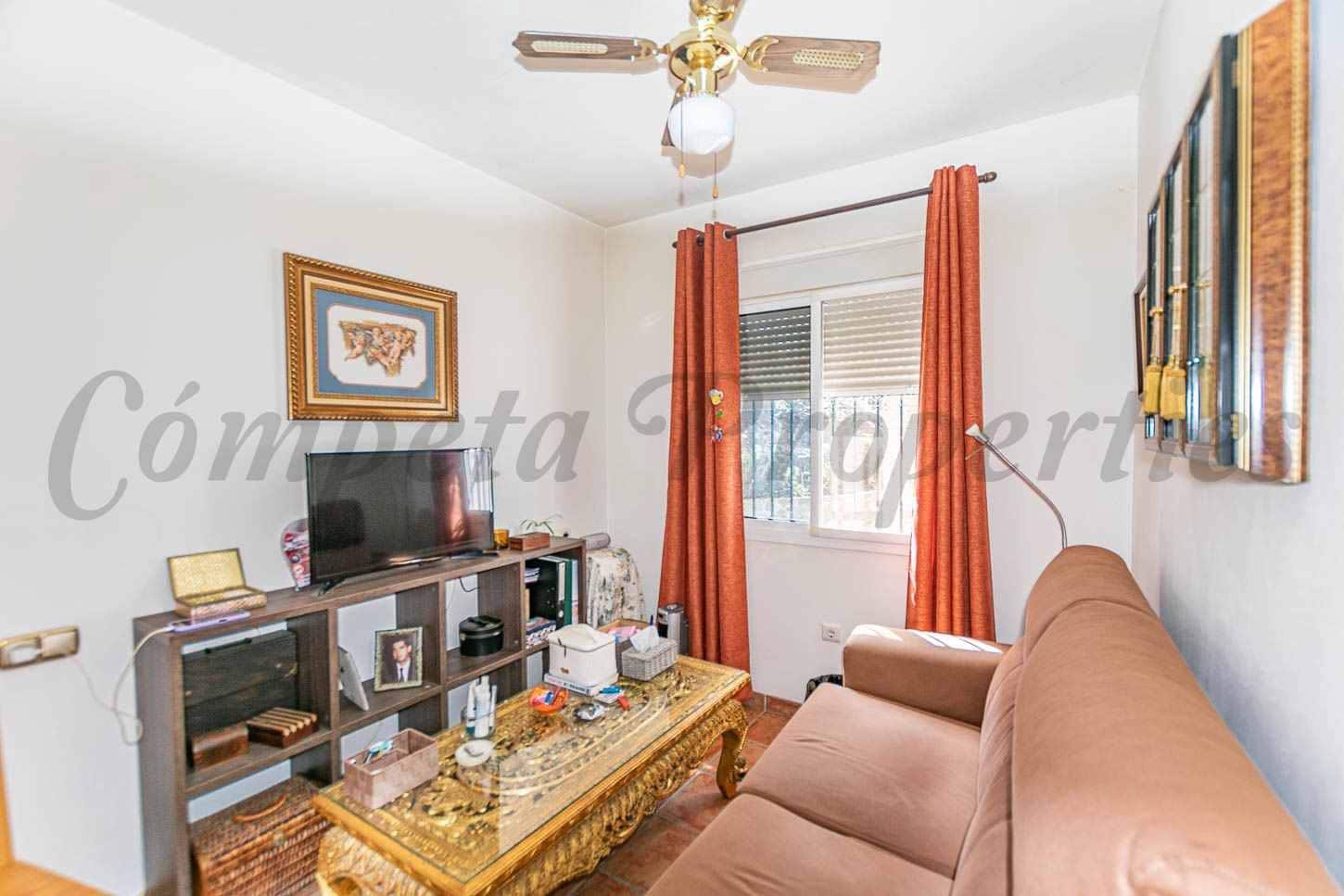 3 sypialnia Finka/Dom wiejski na sprzedaż w Sayalonga z basenem garażem - 365 000 € (Ref: 10075959)