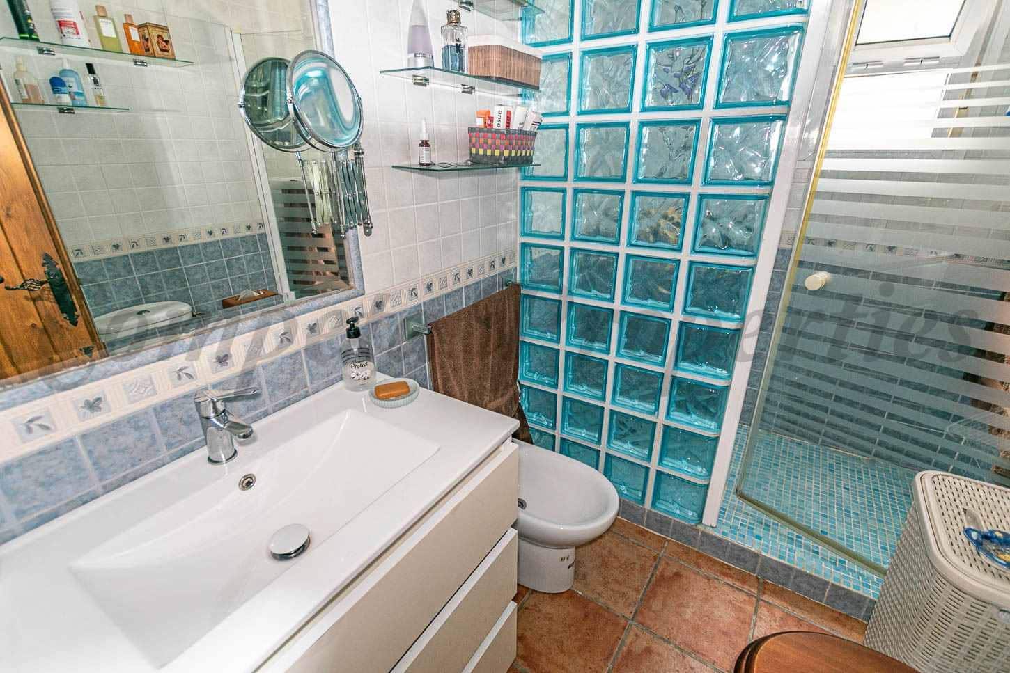 3 sypialnia Finka/Dom wiejski na sprzedaż w Sayalonga z basenem garażem - 365 000 € (Ref: 10075959)