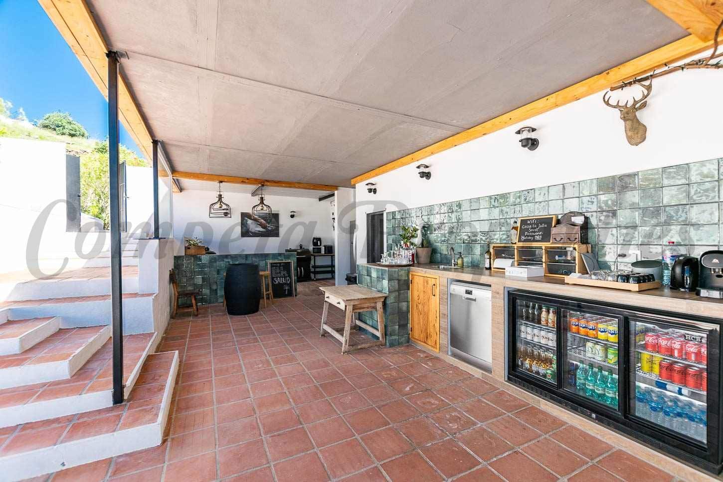 7 makuuhuone Maalaistalo myytävänä paikassa Competa mukana uima-altaan - 1 285 000 € (Ref: 10075963)