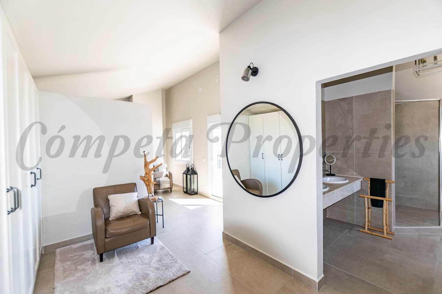 7 makuuhuone Maalaistalo myytävänä paikassa Competa mukana uima-altaan - 1 285 000 € (Ref: 10075963)