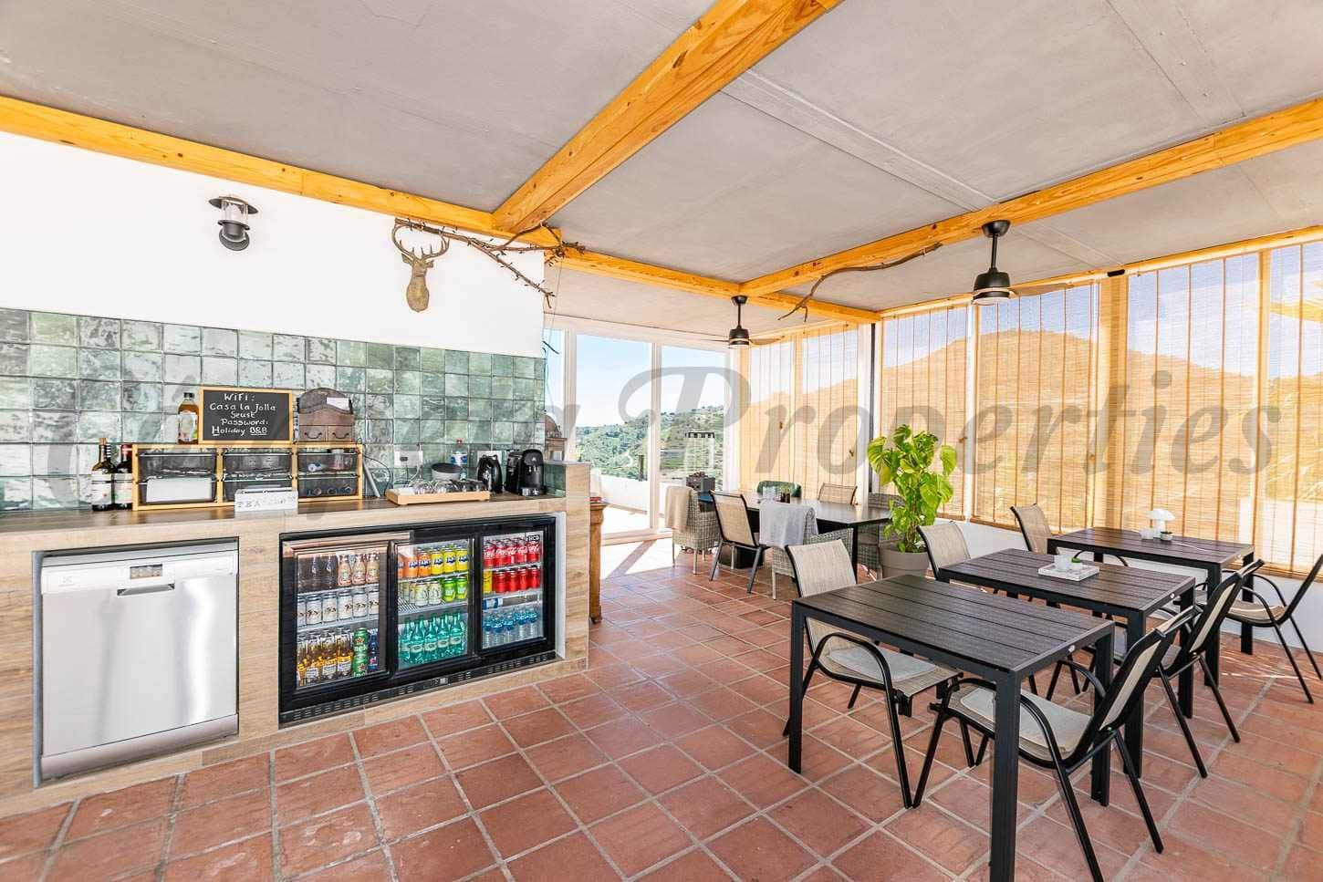 7 makuuhuone Maalaistalo myytävänä paikassa Competa mukana uima-altaan - 1 285 000 € (Ref: 10075963)