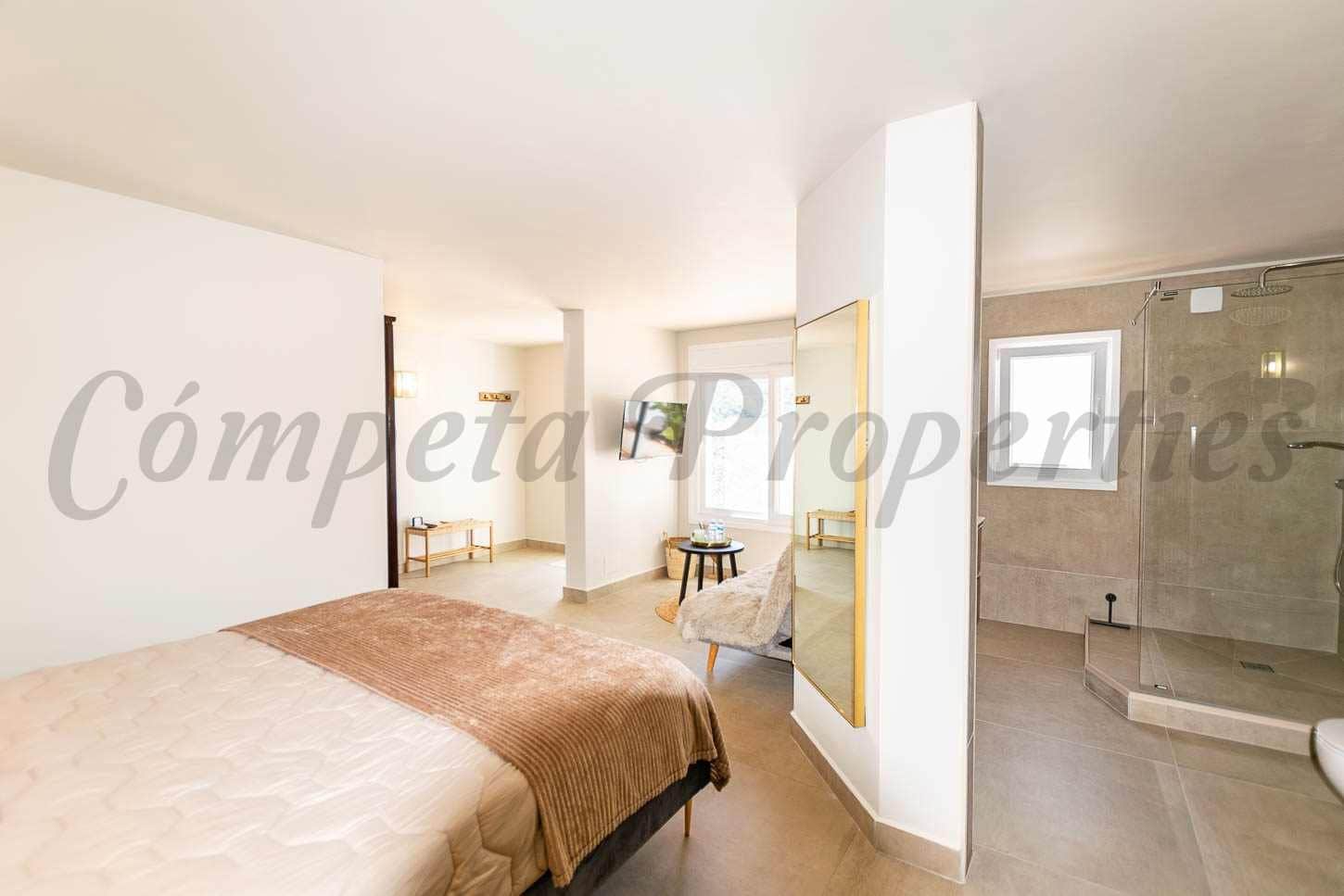 7 makuuhuone Maalaistalo myytävänä paikassa Competa mukana uima-altaan - 1 285 000 € (Ref: 10075963)