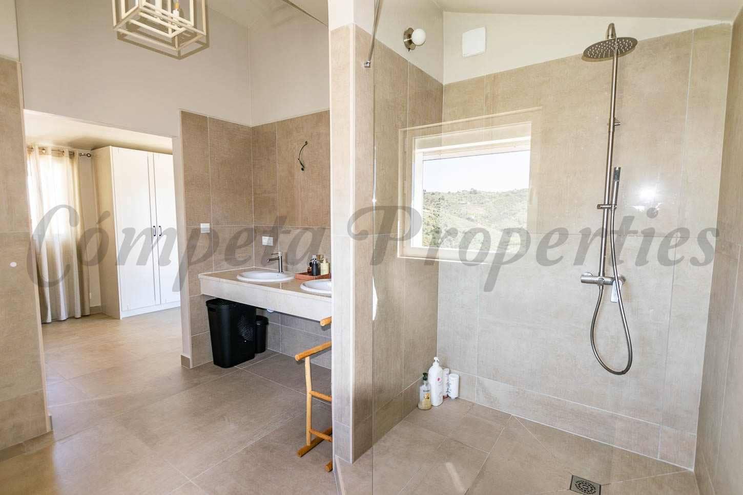 7 makuuhuone Maalaistalo myytävänä paikassa Competa mukana uima-altaan - 1 285 000 € (Ref: 10075963)