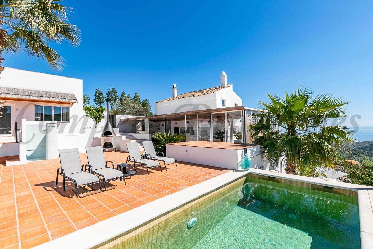 7 makuuhuone Maalaistalo myytävänä paikassa Competa mukana uima-altaan - 1 285 000 € (Ref: 10075963)