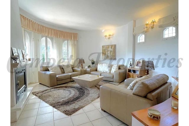 4 sypialnia Finka/Dom wiejski na sprzedaż w Arenas z basenem garażem - 750 000 € (Ref: 10075964)