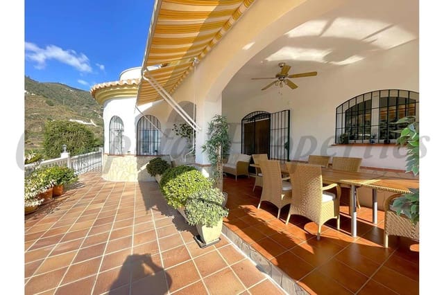 4 sypialnia Finka/Dom wiejski na sprzedaż w Arenas z basenem garażem - 750 000 € (Ref: 10075964)