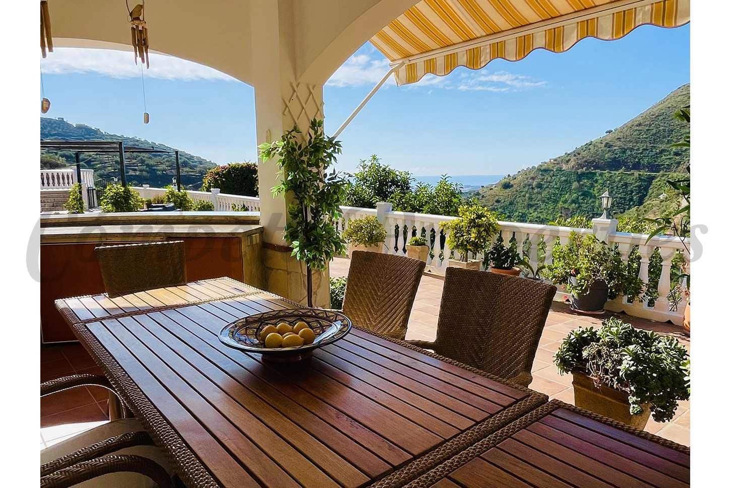 4 soveværelse Finca/Landehus til salg i Arenas med swimmingpool garage - € 750.000 (Ref: 10075964)