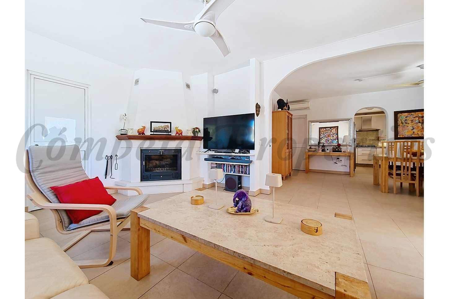 4 soveværelse Finca/Landehus til salg i Velez-Malaga med swimmingpool garage - € 795.000 (Ref: 10075965)