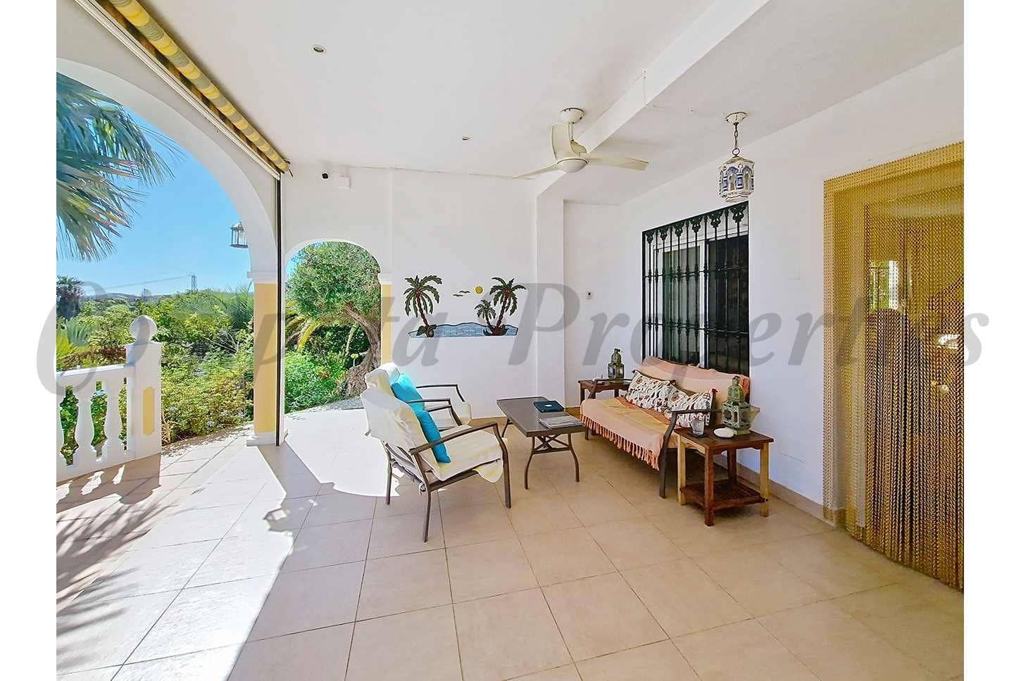 4 soveværelse Finca/Landehus til salg i Velez-Malaga med swimmingpool garage - € 795.000 (Ref: 10075965)