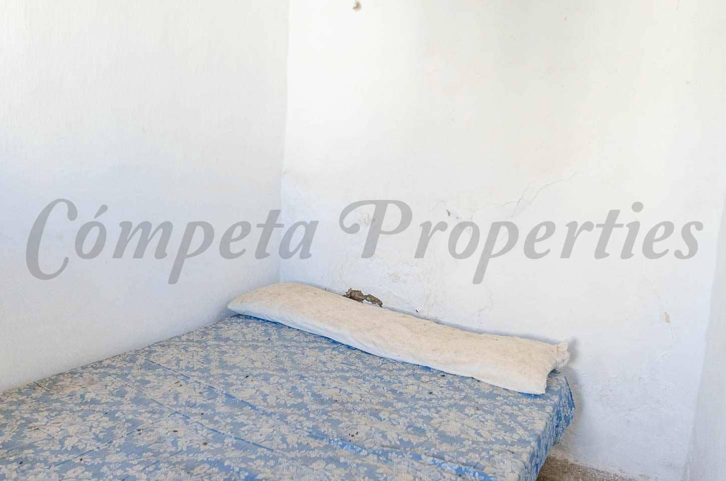Finca/Casa Rural de 5 habitaciones en Cómpeta en venta - 187.000 € (Ref: 10075966)