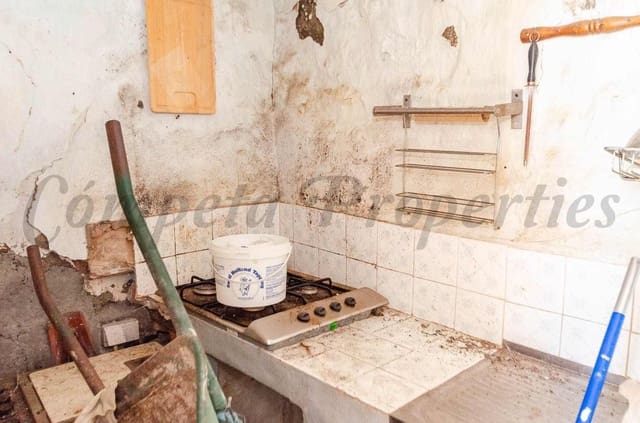 Finca/Casa Rural de 5 habitaciones en Cómpeta en venta - 187.000 € (Ref: 10075966)