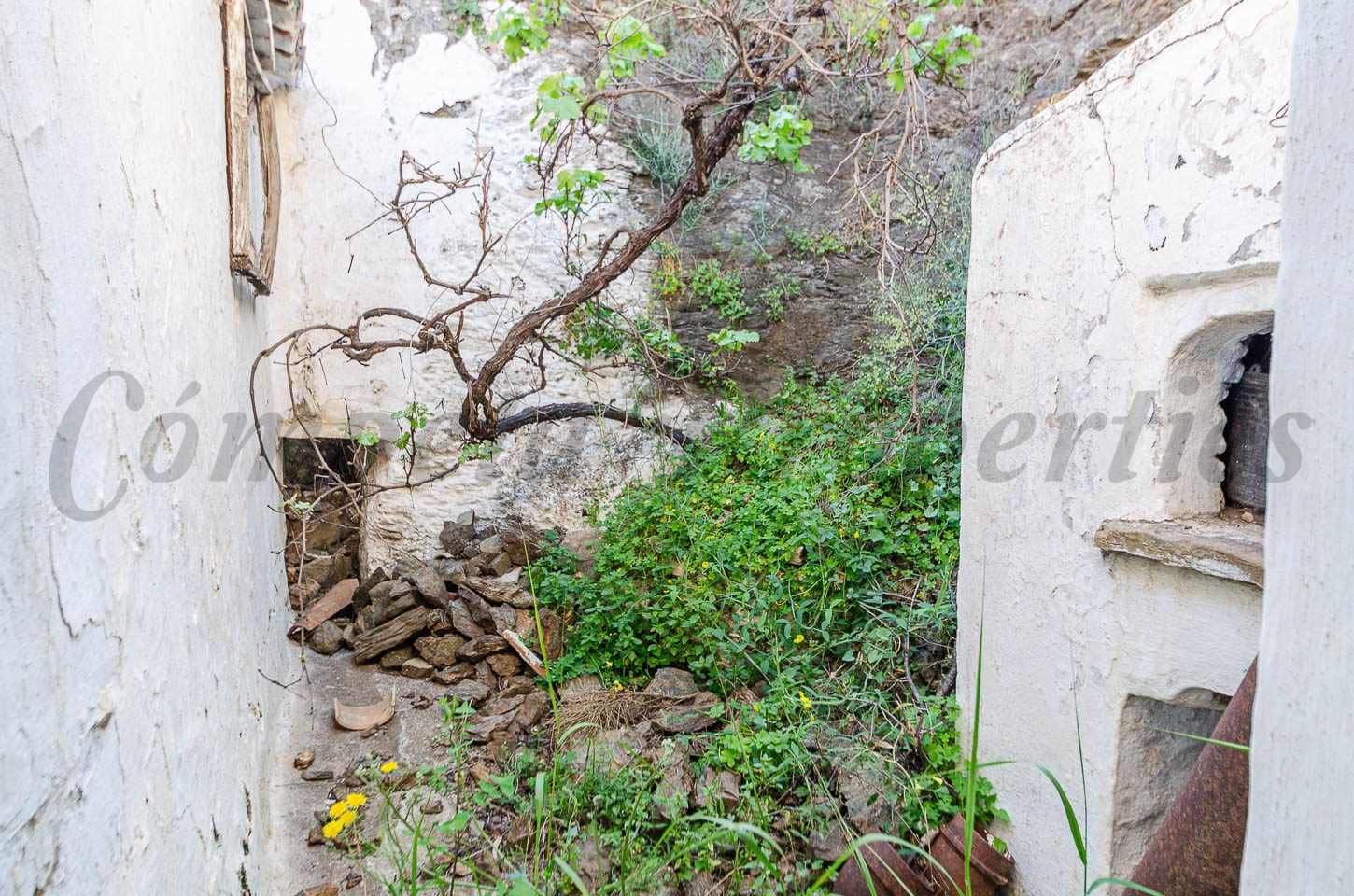 Finca/Casa Rural de 5 habitaciones en Cómpeta en venta - 187.000 € (Ref: 10075966)