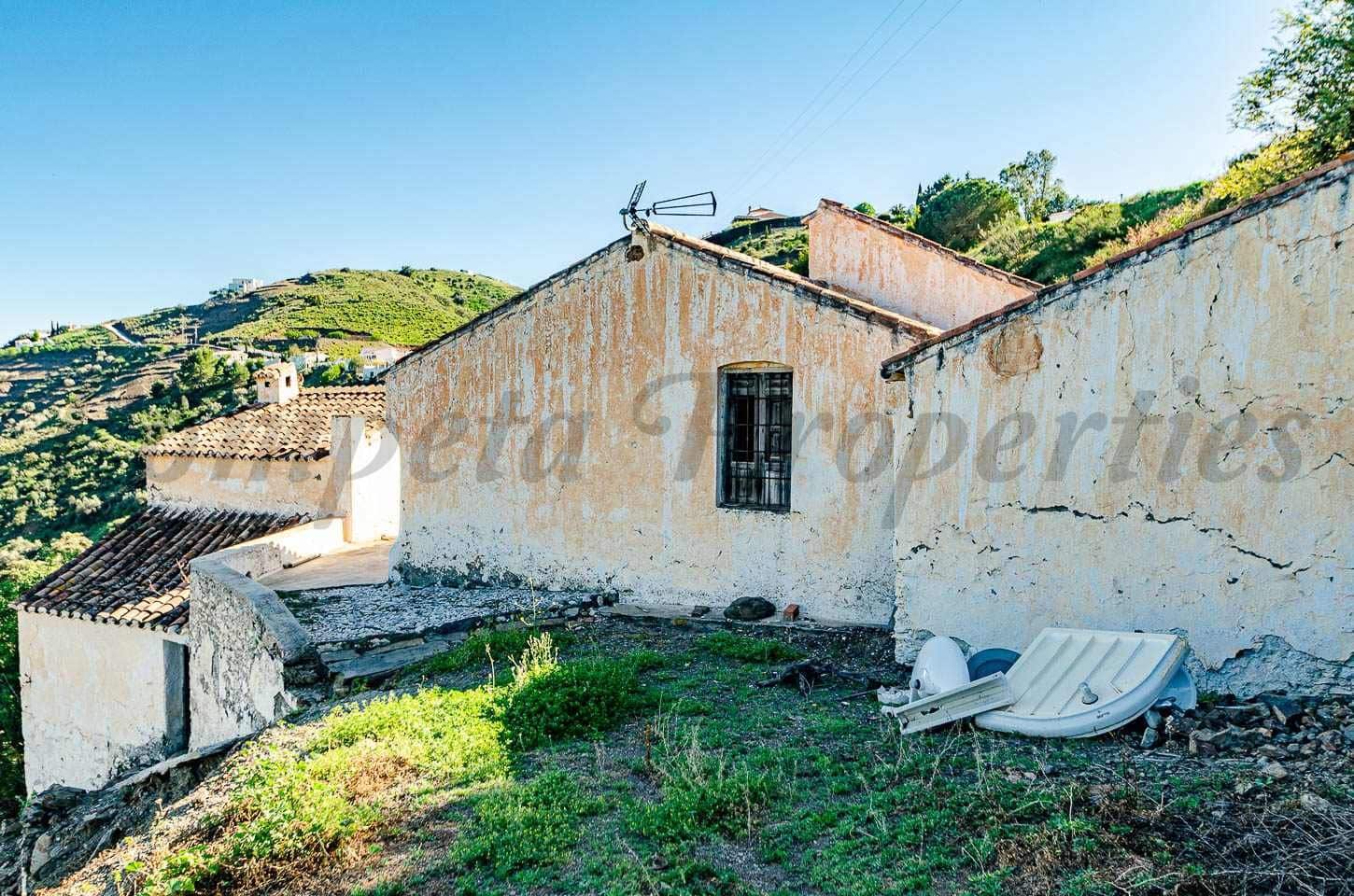Finca/Casa Rural de 5 habitaciones en Cómpeta en venta - 187.000 € (Ref: 10075966)