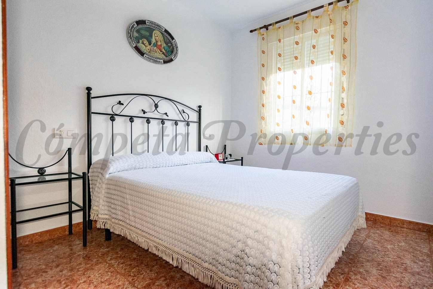 5 sypialnia Finka/Dom wiejski na sprzedaż w Comares z basenem garażem - 295 000 € (Ref: 10075968)