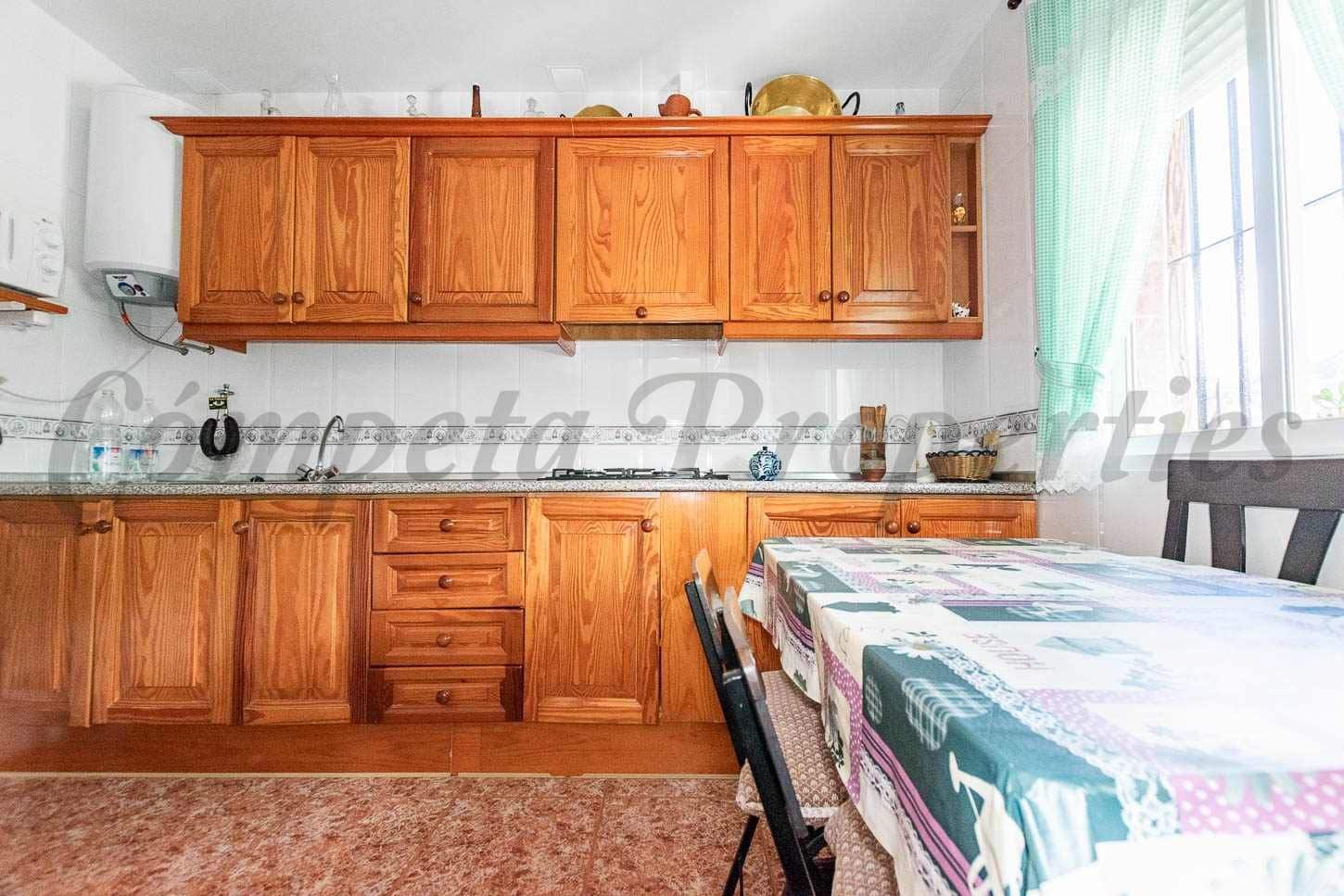 5 sypialnia Finka/Dom wiejski na sprzedaż w Comares z basenem garażem - 295 000 € (Ref: 10075968)