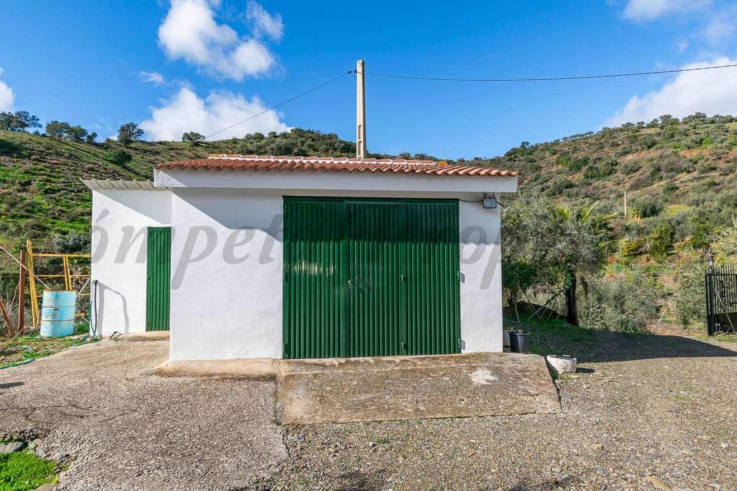 5 sypialnia Finka/Dom wiejski na sprzedaż w Comares z basenem garażem - 295 000 € (Ref: 10075968)