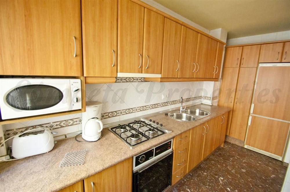 2 soveværelse Lejlighed til leje i Torrox-Costa med garage - € 800 (Ref: 10075971)