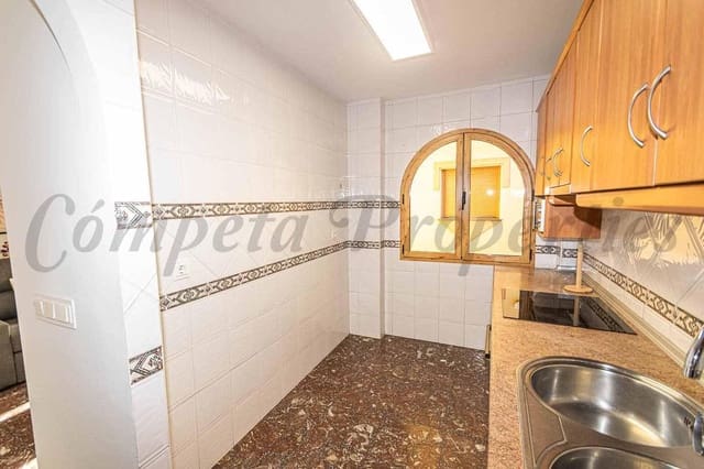 2 soveværelse Lejlighed til leje i Torrox-Costa, Torrox med garage - € 750 (Ref: 10075971)