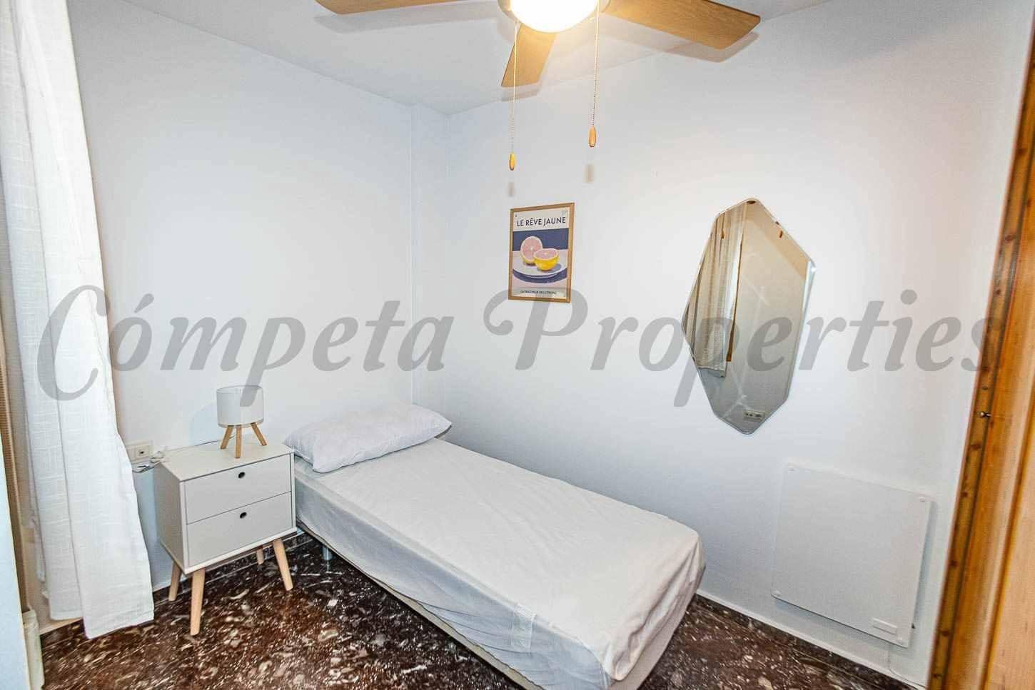 2 bedroom Apartment for rent in Torrox-Costa with garage - € 750 (Ref: 10075971)