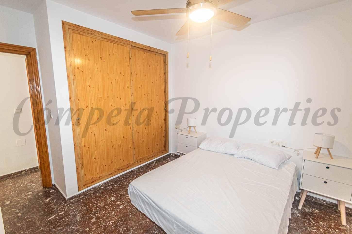 2 bedroom Apartment for rent in Torrox-Costa with garage - € 750 (Ref: 10075971)