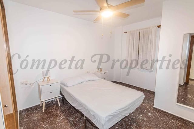 Apartamento de 2 habitaciones en Torrox-Costa, Torrox en alquiler con garaje - 750 € (Ref: 10075971)