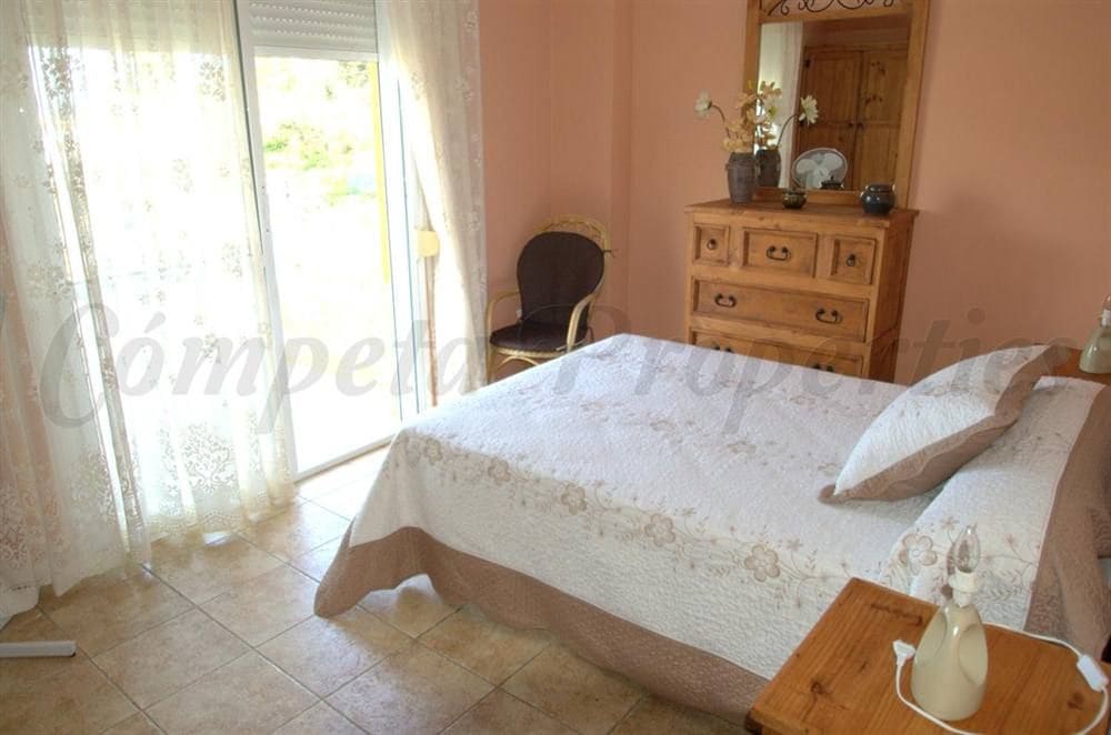 5 soverom Finca/Herregård til salgs i Torrox med svømmebasseng garasje - € 1 600 (Ref: 10075975)