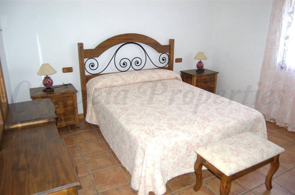 Finca/Maison de Campagne de 4 chambres de location de vacances à Torrox avec piscine garage - 1 700 € (Ref: 10075976)