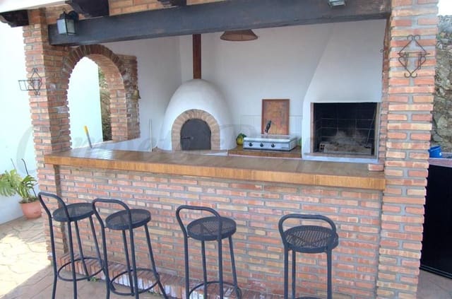Finca/Maison de Campagne de 4 chambres de location de vacances à Torrox Pueblo, Torrox avec piscine garage - 1 700 € (Ref: 10075976)