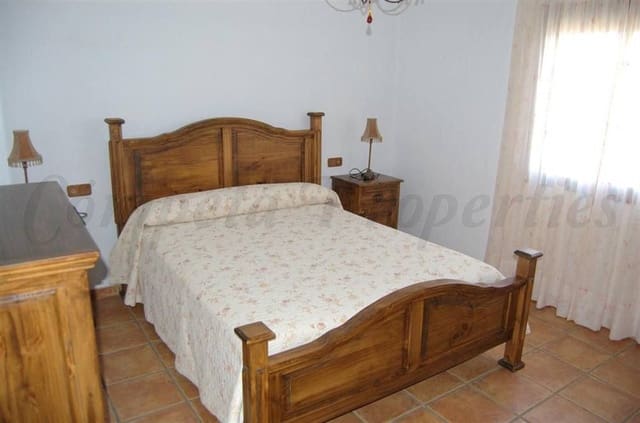 Finca/Maison de Campagne de 4 chambres de location de vacances à Torrox Pueblo, Torrox avec piscine garage - 1 700 € (Ref: 10075976)